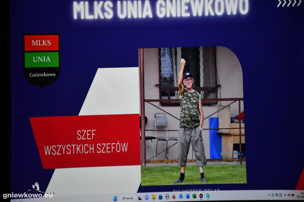 Wręczenie medali trampkarzom Unii