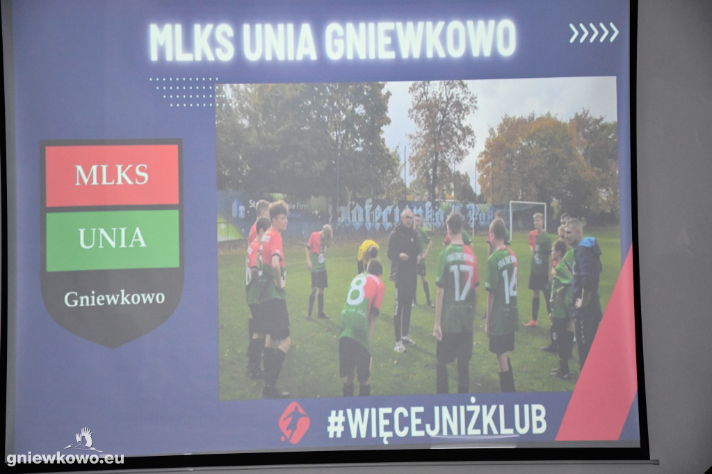 Wręczenie medali trampkarzom Unii