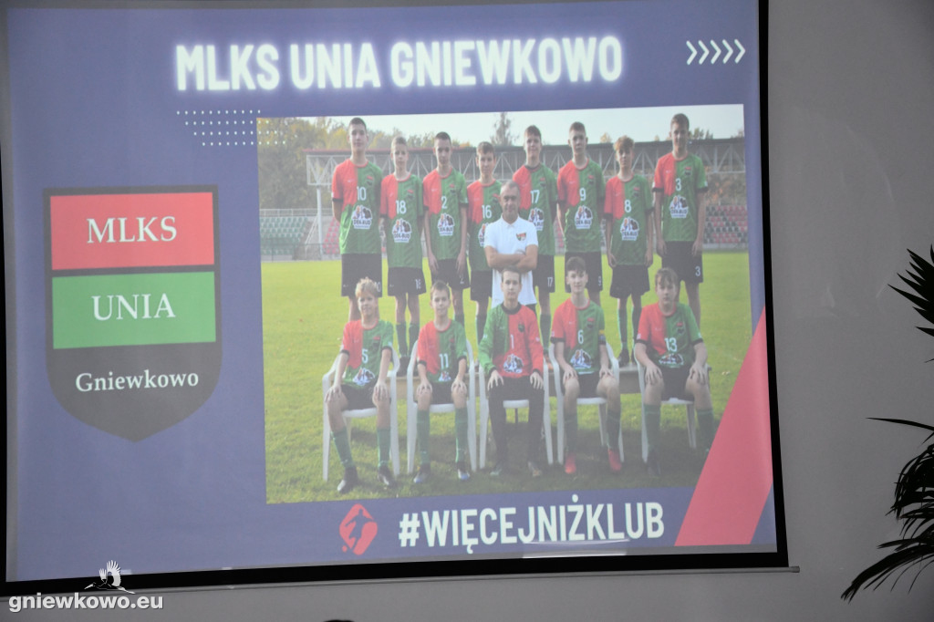 Wręczenie medali trampkarzom Unii