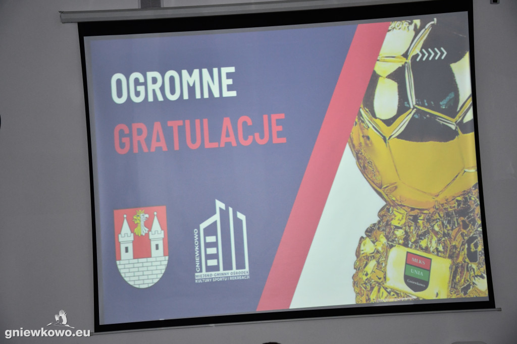 Wręczenie medali trampkarzom Unii