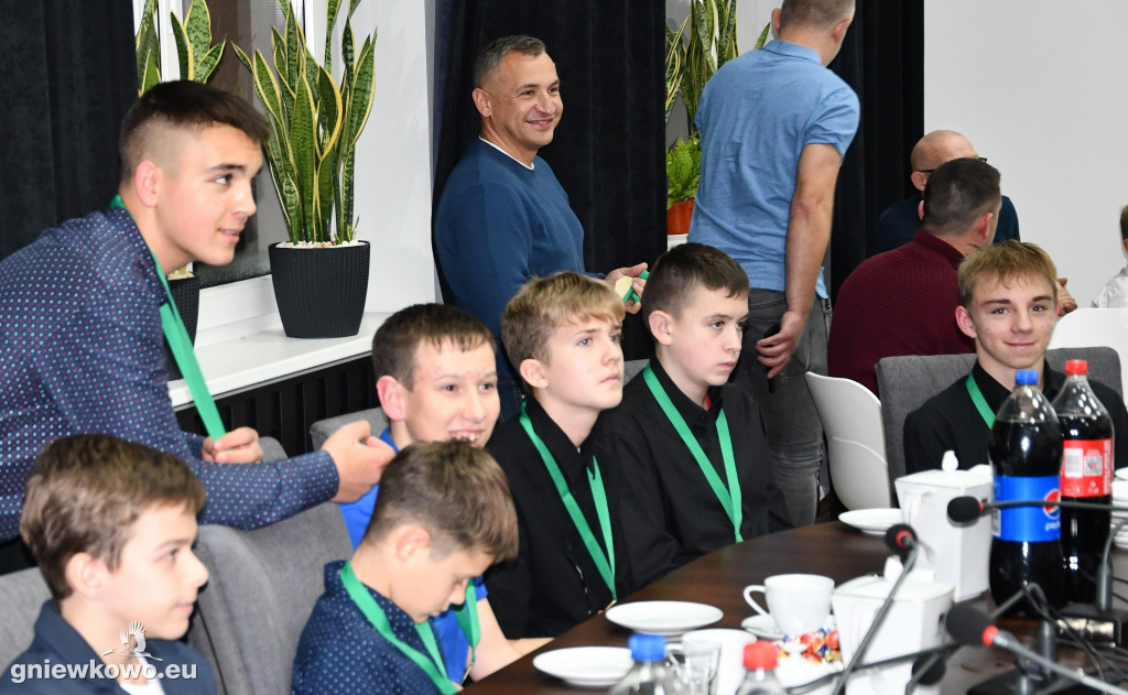 Wręczenie medali trampkarzom Unii