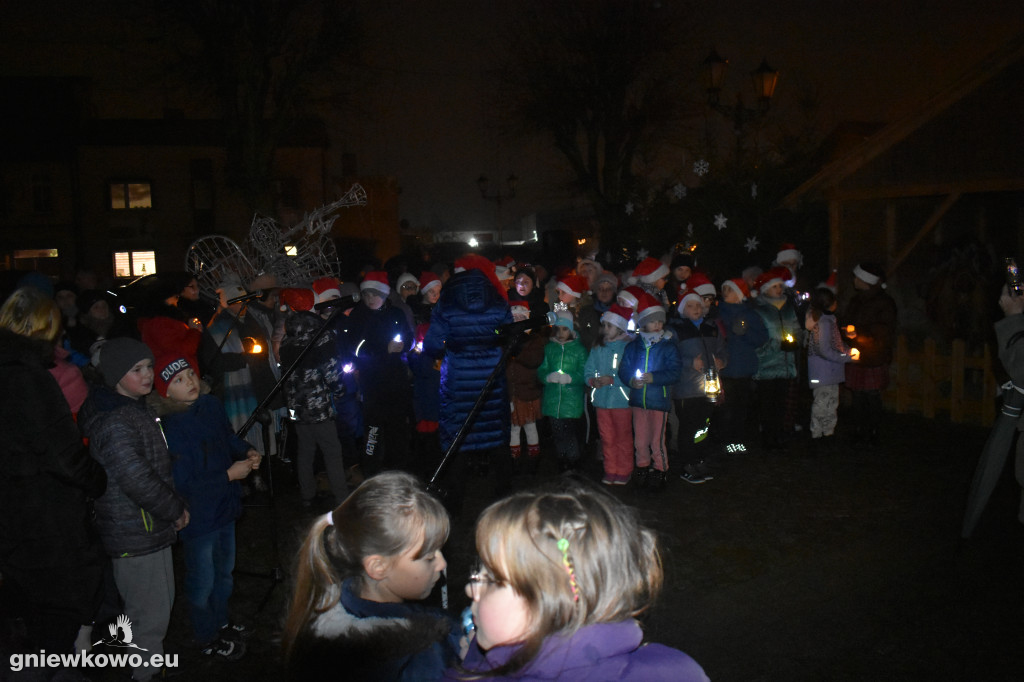 Otwarcie szopki i podświetlenie Rynku