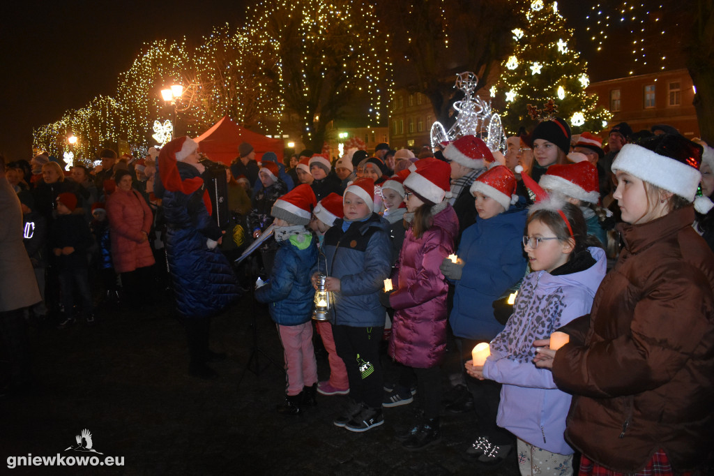 Otwarcie szopki i podświetlenie Rynku