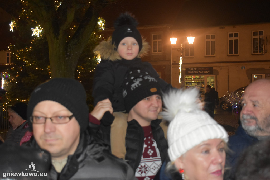 Otwarcie szopki i podświetlenie Rynku