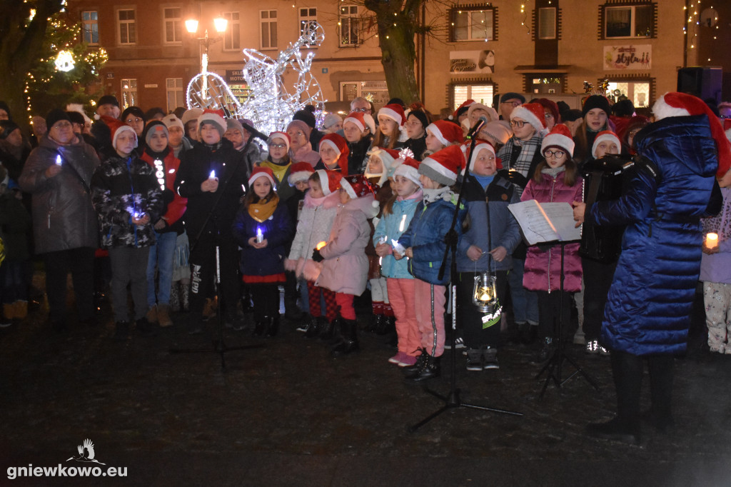 Otwarcie szopki i podświetlenie Rynku