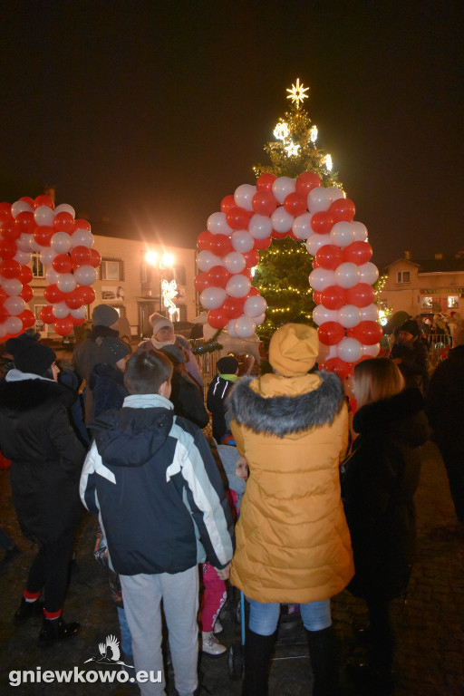 Otwarcie szopki i podświetlenie Rynku