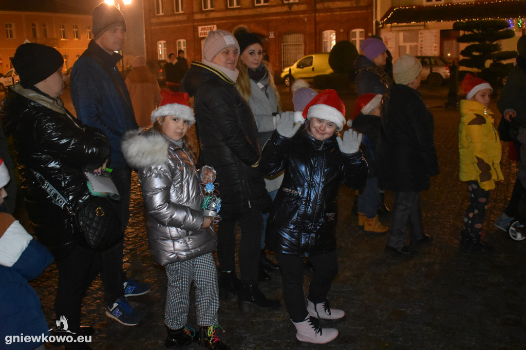 Otwarcie szopki i podświetlenie Rynku