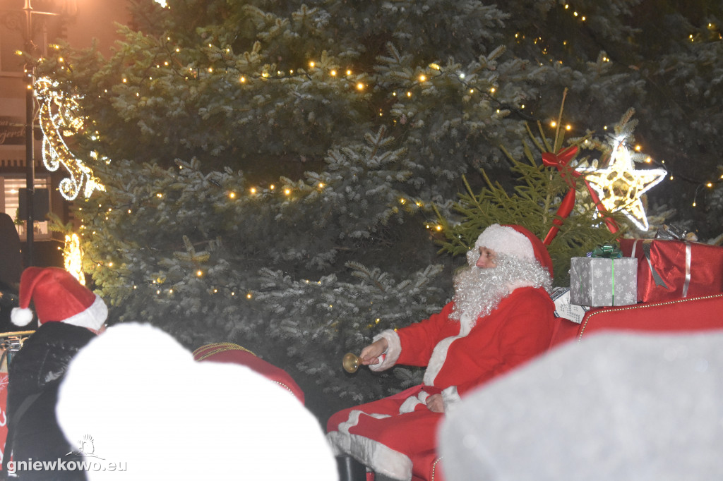 Otwarcie szopki i podświetlenie Rynku