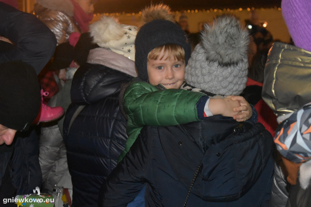 Otwarcie szopki i podświetlenie Rynku