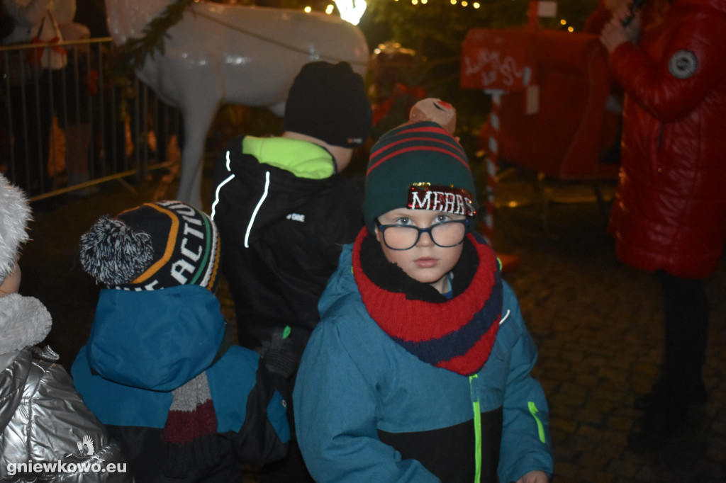 Otwarcie szopki i podświetlenie Rynku