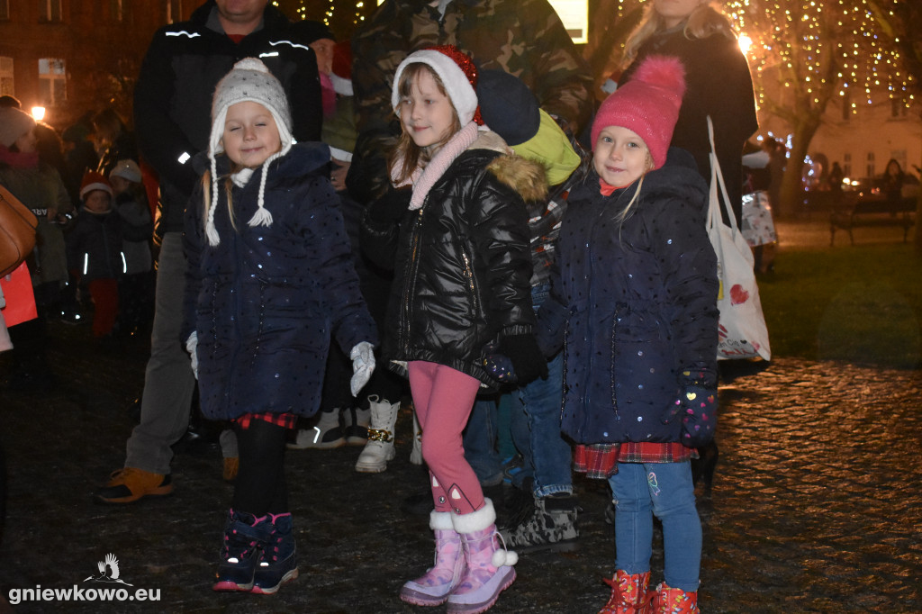 Otwarcie szopki i podświetlenie Rynku