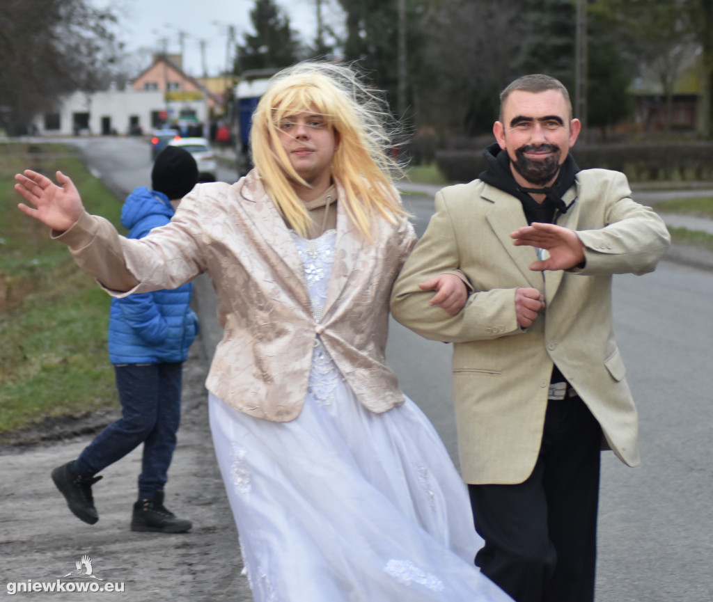 Tradycyjny podkoziołek wędrował przez Lipie