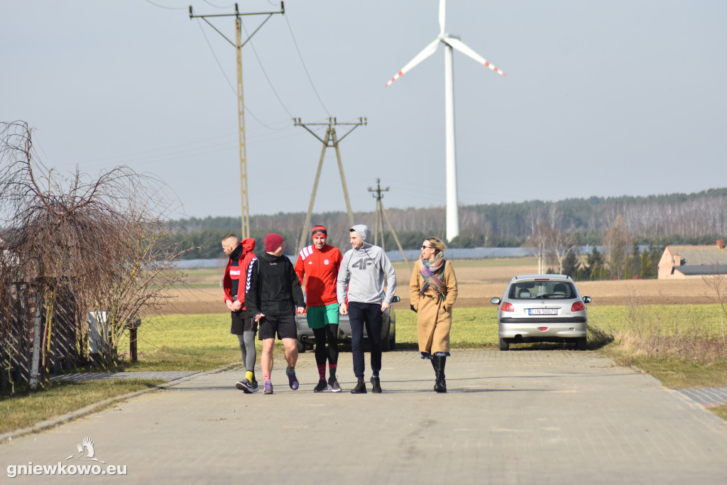 BIEG KOLOROWYCH SKARPETEK