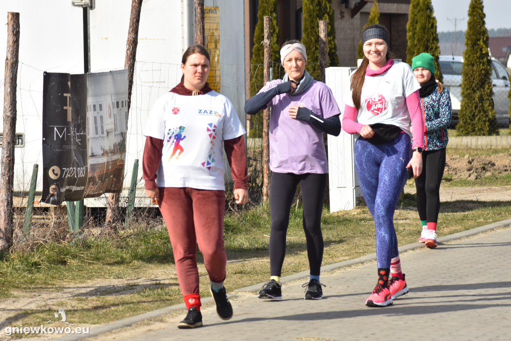 BIEG KOLOROWYCH SKARPETEK