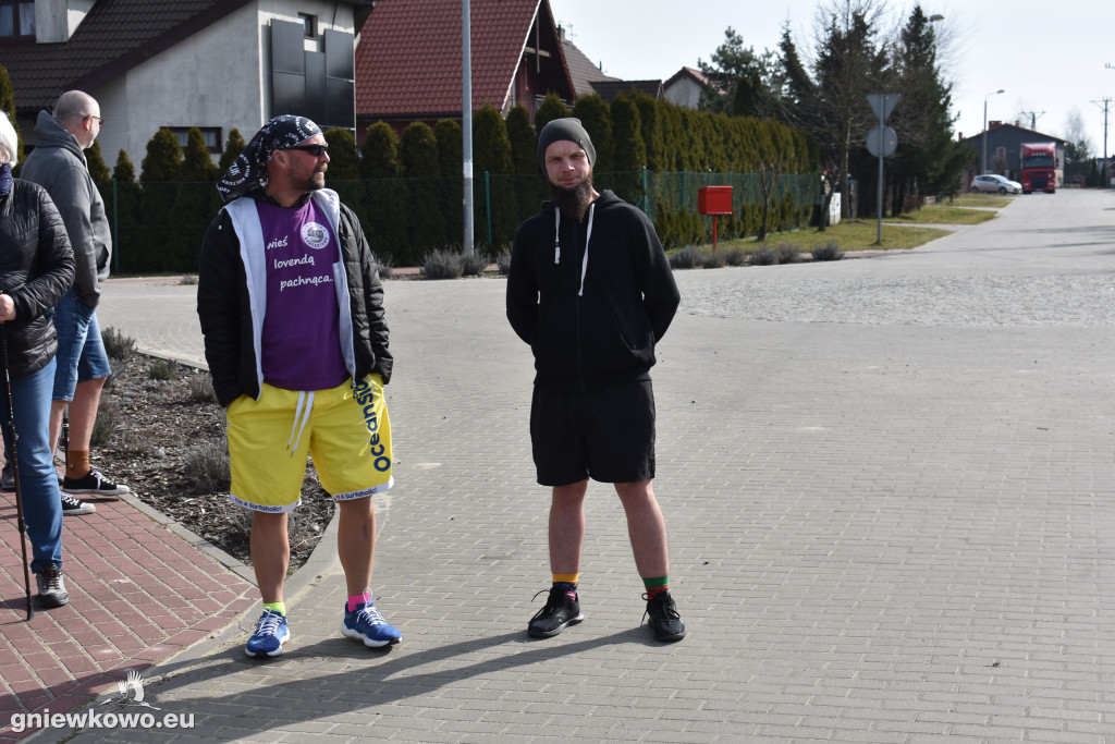 BIEG KOLOROWYCH SKARPETEK