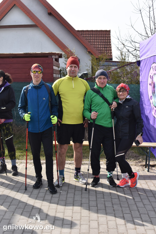 BIEG KOLOROWYCH SKARPETEK