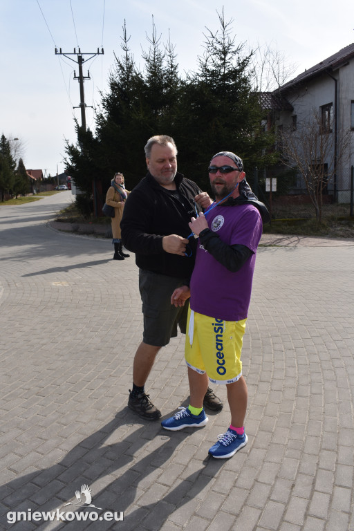 BIEG KOLOROWYCH SKARPETEK
