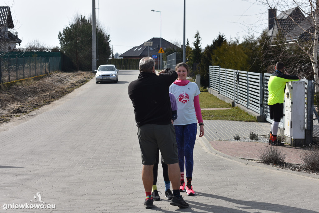 BIEG KOLOROWYCH SKARPETEK