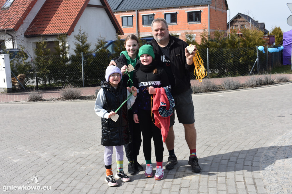 BIEG KOLOROWYCH SKARPETEK