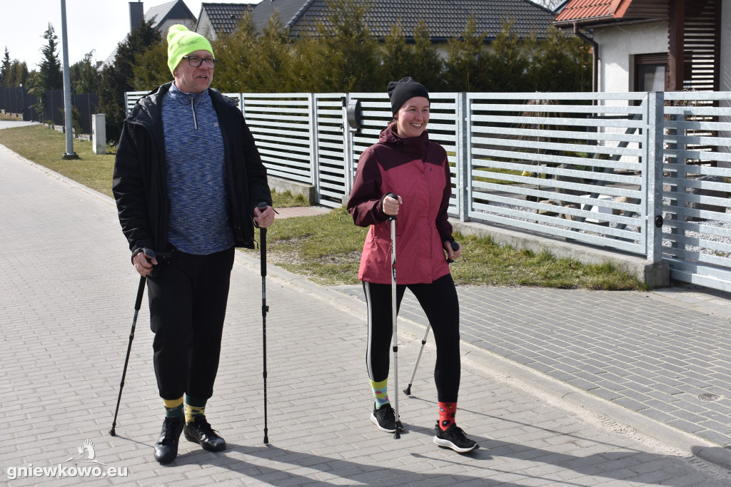 BIEG KOLOROWYCH SKARPETEK
