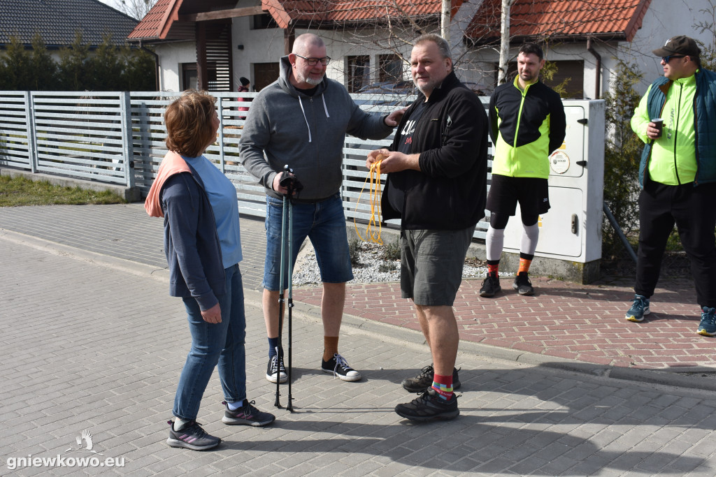 BIEG KOLOROWYCH SKARPETEK