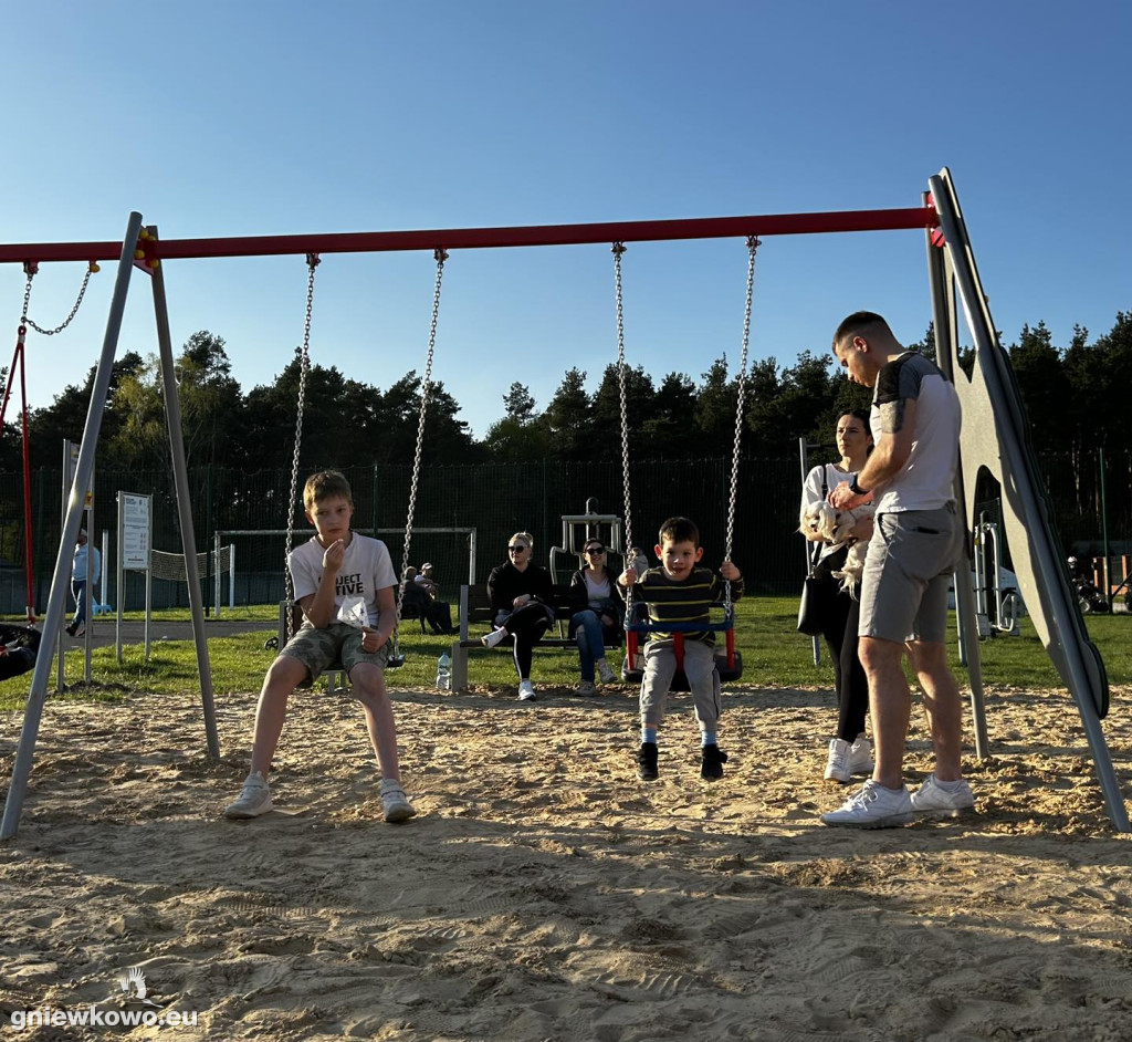 Otwarcie placu zabaw w Suchatówce