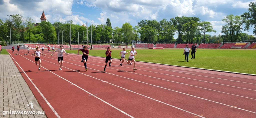 9 medali SP 2 w mistrzostwach powiatu w LA