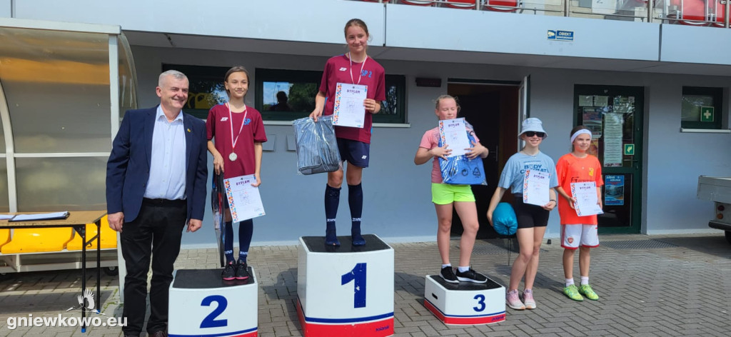 9 medali SP 2 w mistrzostwach powiatu w LA