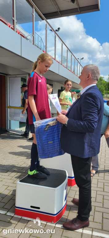 9 medali SP 2 w mistrzostwach powiatu w LA