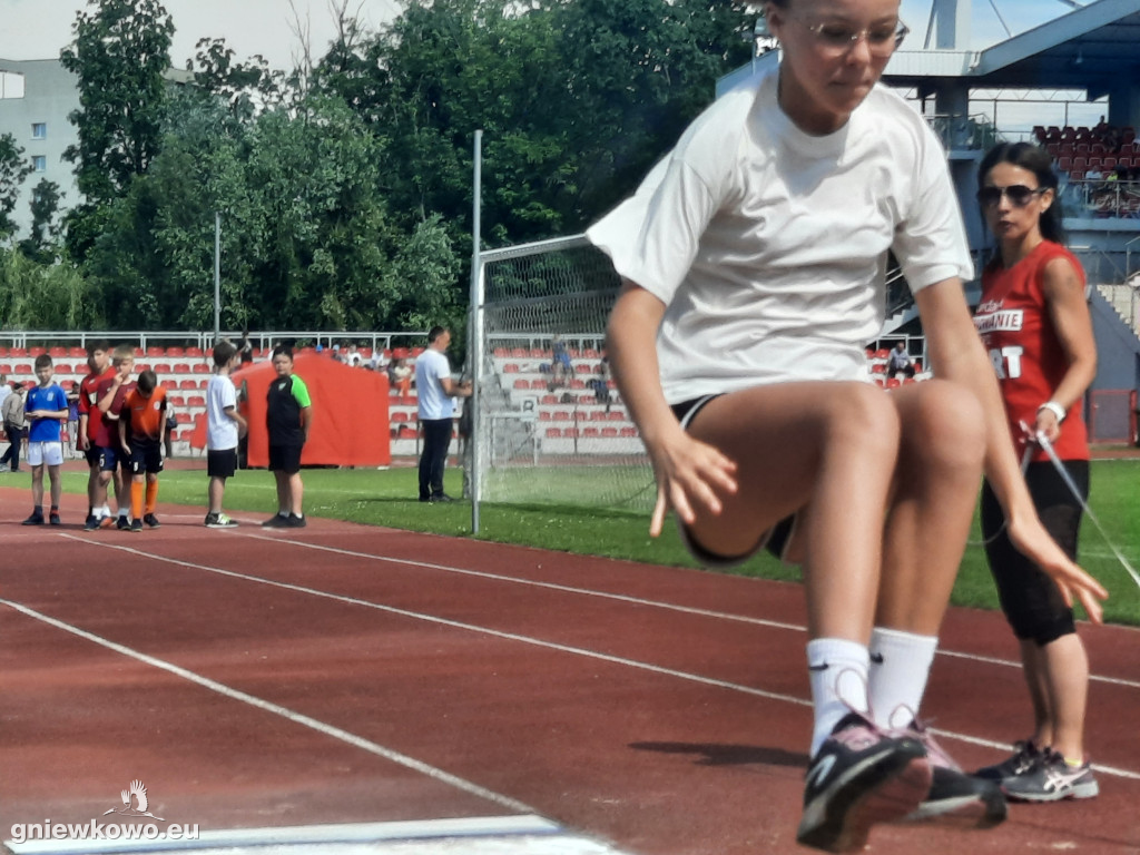 9 medali SP 2 w mistrzostwach powiatu w LA