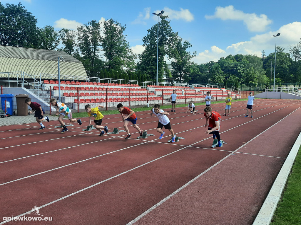 9 medali SP 2 w mistrzostwach powiatu w LA
