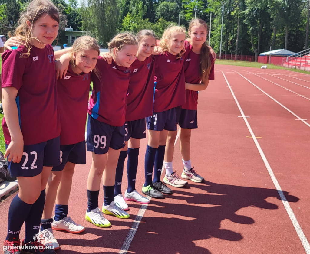 Uczniowie SP 2 mistrzami powiatu w trójboju LA