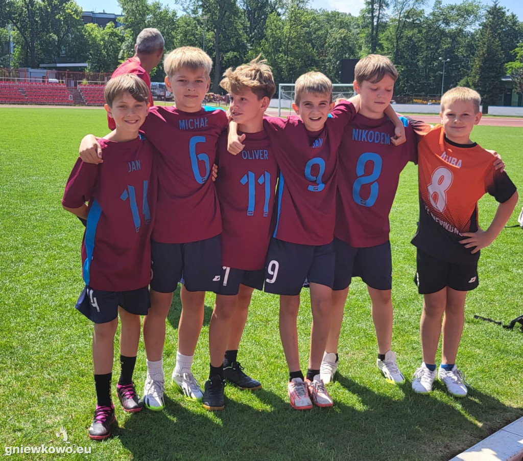 Uczniowie SP 2 mistrzami powiatu w trójboju LA