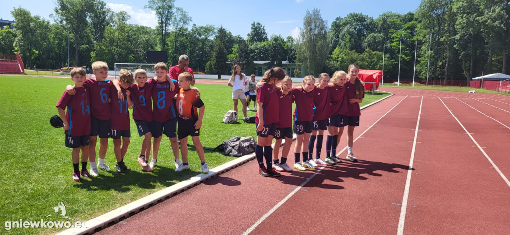 Uczniowie SP 2 mistrzami powiatu w trójboju LA