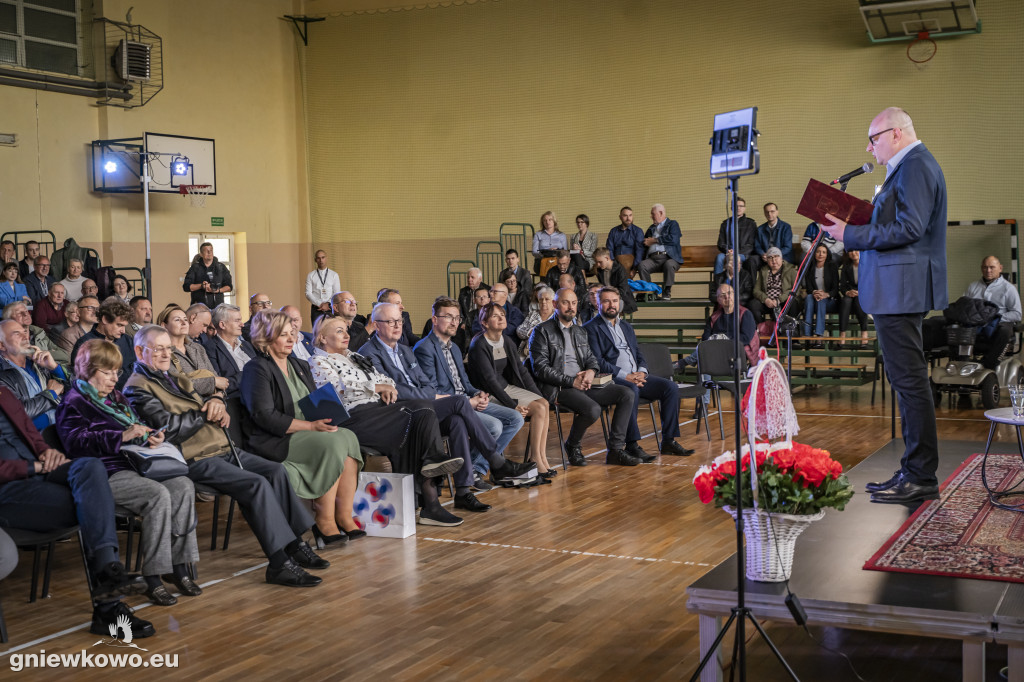 Profesor Norman Davies w Gniewkowie