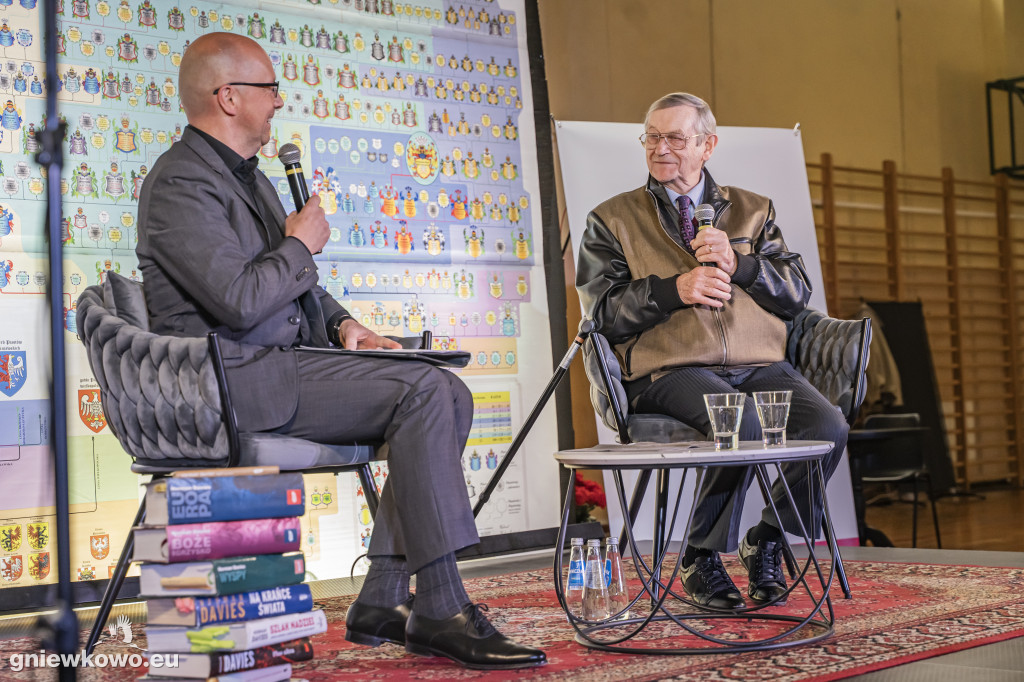 Profesor Norman Davies w Gniewkowie
