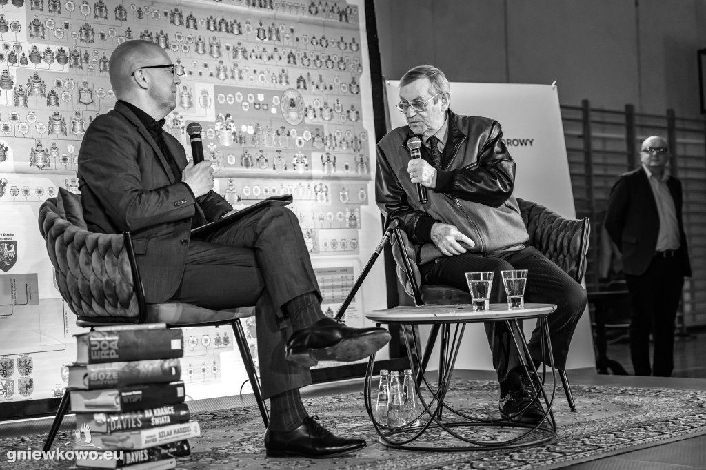 Profesor Norman Davies w Gniewkowie