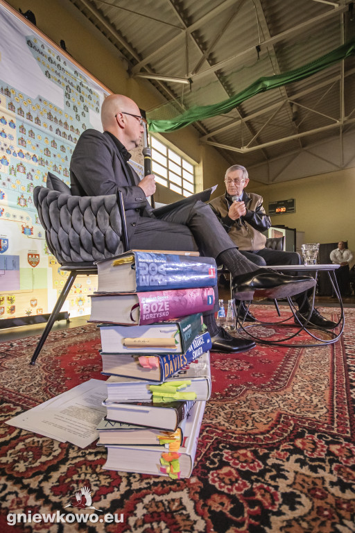 Profesor Norman Davies w Gniewkowie