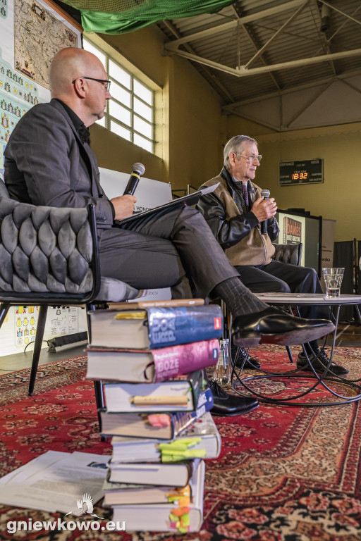 Profesor Norman Davies w Gniewkowie