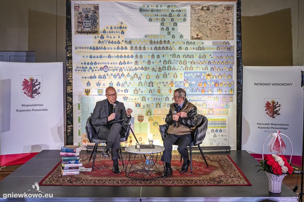 Profesor Norman Davies w Gniewkowie