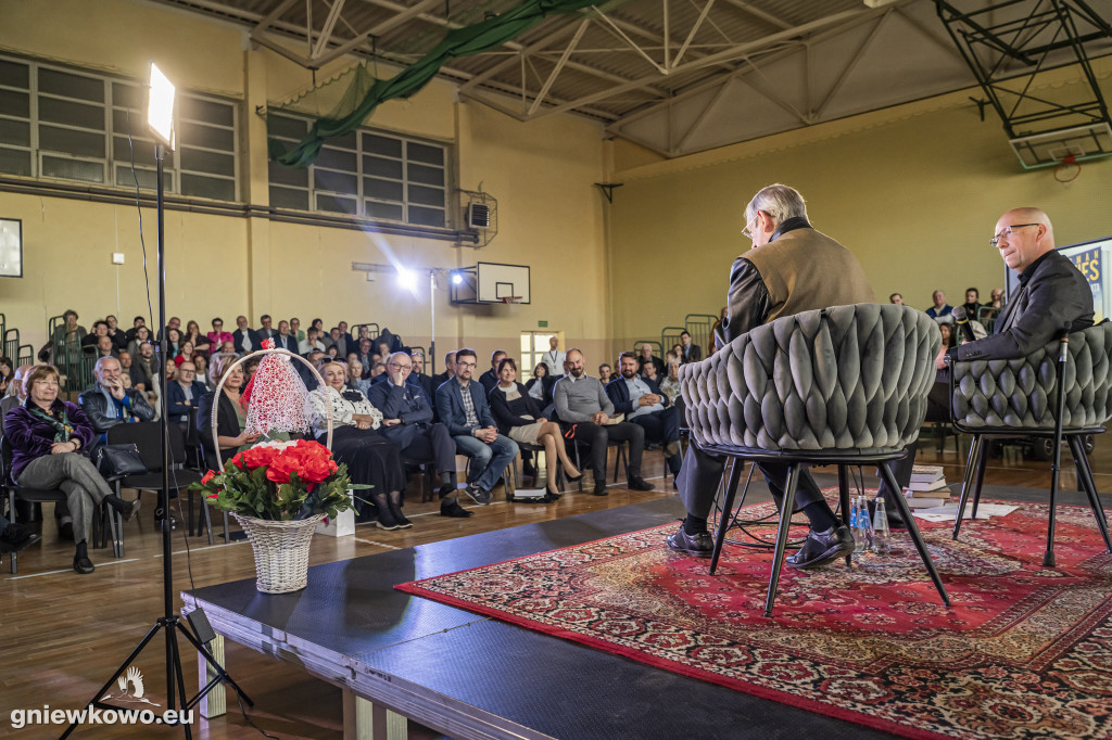 Profesor Norman Davies w Gniewkowie