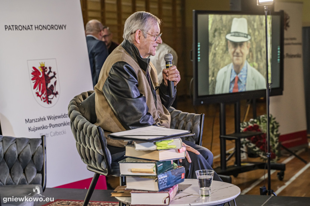 Profesor Norman Davies w Gniewkowie