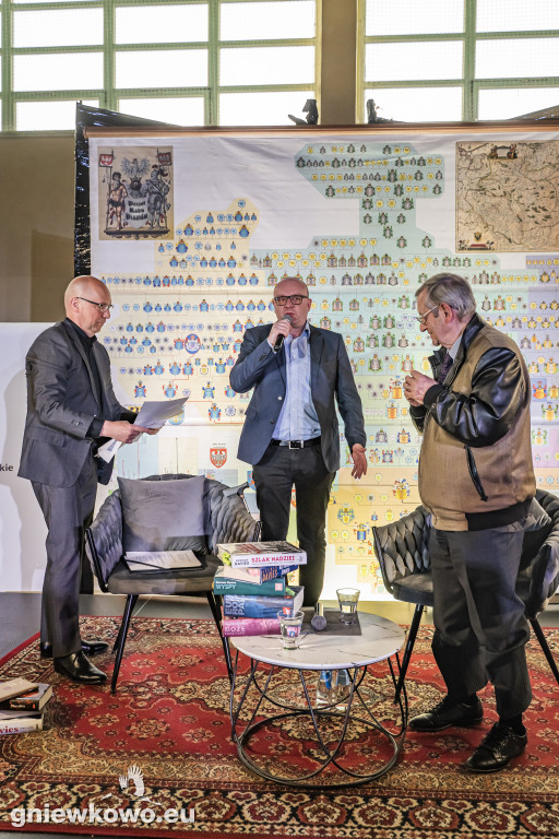 Profesor Norman Davies w Gniewkowie