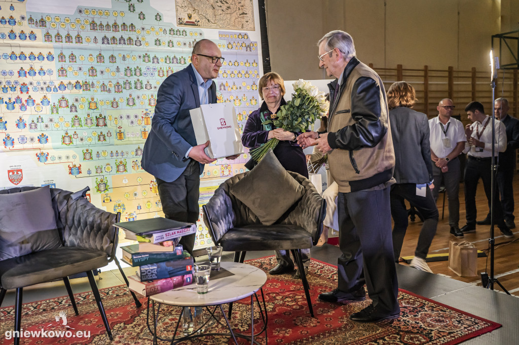 Profesor Norman Davies w Gniewkowie