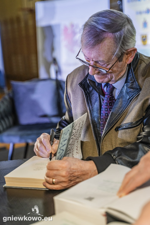 Profesor Norman Davies w Gniewkowie