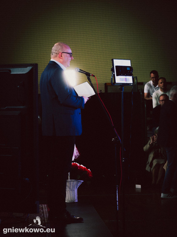 Profesor Norman Davies w Gniewkowie