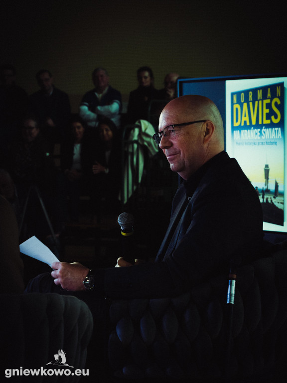 Profesor Norman Davies w Gniewkowie