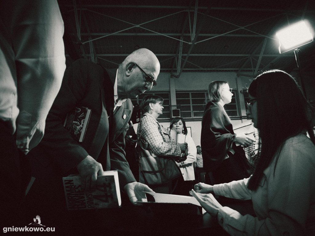 Profesor Norman Davies w Gniewkowie