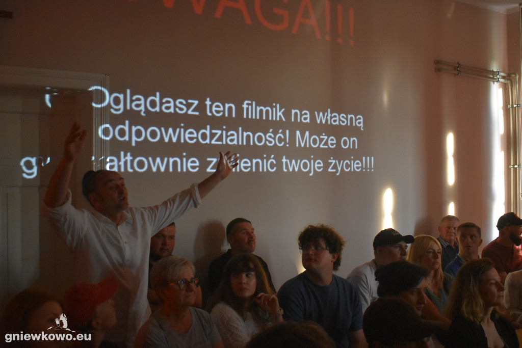 Ziemia jest płaska, Dzbanie–Teatr 3.5  w Murzynnie
