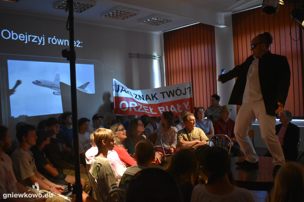 Ziemia jest płaska, Dzbanie–Teatr 3.5  w Murzynnie